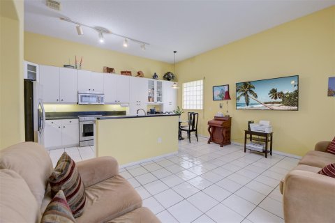 Casa en venta en Hollywood, Florida, 4 dormitorios, 196.3 m2 № 1092007 - foto 15