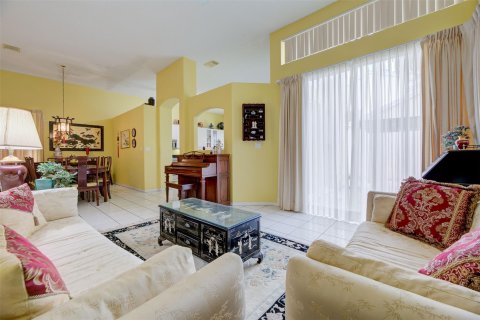 Casa en venta en Hollywood, Florida, 4 dormitorios, 196.3 m2 № 1092007 - foto 19