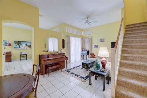 House in Hollywood, Florida 4 bedrooms, 196.3 sq.m. № 1092007 - photo 24