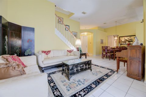 House in Hollywood, Florida 4 bedrooms, 196.3 sq.m. № 1092007 - photo 20