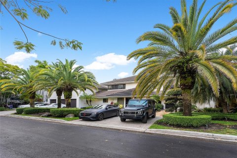 Villa ou maison à vendre à Doral, Floride: 9 chambres, 1084.73 m2 № 1091703 - photo 4
