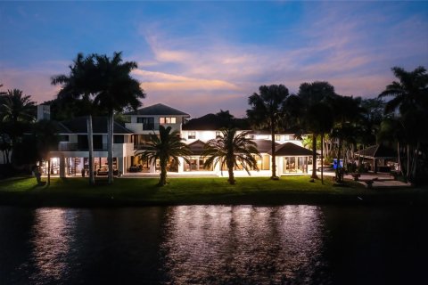 Villa ou maison à vendre à Doral, Floride: 9 chambres, 1084.73 m2 № 1091703 - photo 1
