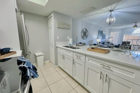 Condominio en venta en Kissimmee, Florida, 3 dormitorios, 116.13 m2 № 1015285 - foto 7