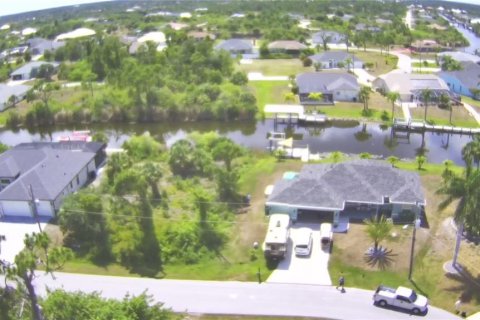 Terreno en venta en Port Charlotte, Florida № 1218232 - foto 2