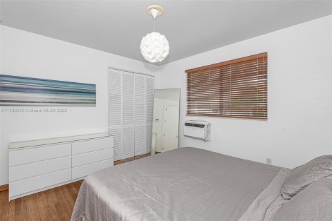 Condo in Miami Beach, Florida, 1 bedroom  № 658333 - photo 21