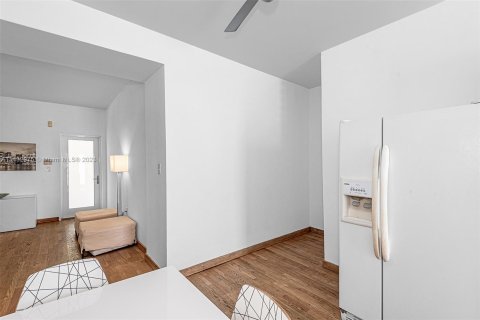 Condo in Miami Beach, Florida, 1 bedroom  № 658333 - photo 8