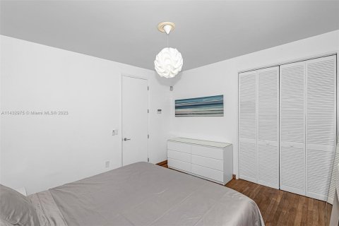 Condo in Miami Beach, Florida, 1 bedroom  № 658333 - photo 20