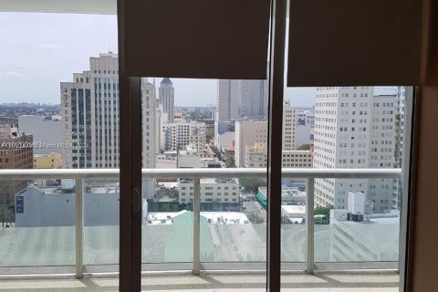 Condo in Miami, Florida, 1 bedroom  № 1348195 - photo 18