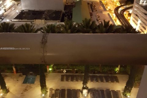 Condo in Miami, Florida, 1 bedroom  № 1348195 - photo 3