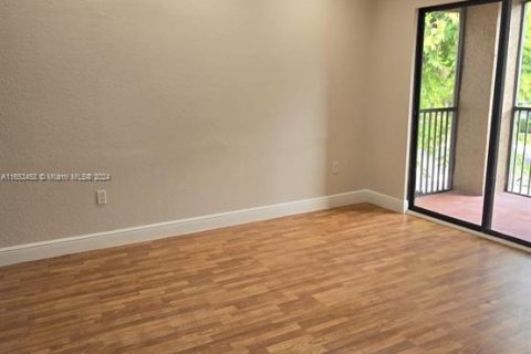 Condo in Miami, Florida, 1 bedroom  № 1348266 - photo 2