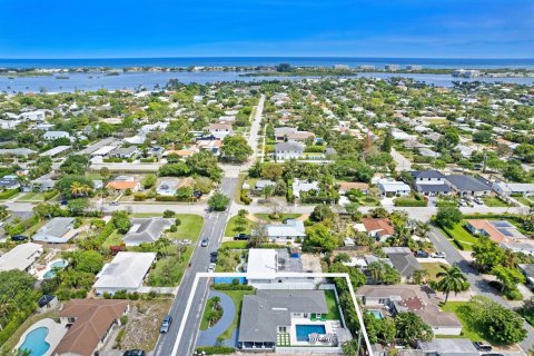 Villa ou maison à vendre à West Palm Beach, Floride: 4 chambres, 207.92 m2 № 1098697 - photo 15