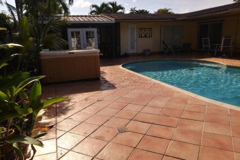 Villa ou maison à vendre à Pembroke Pines, Floride: 3 chambres, 178.28 m2 № 740153 - photo 2