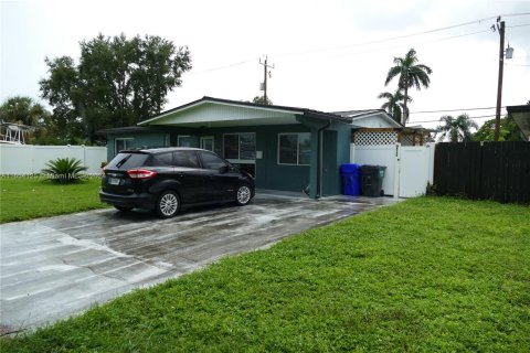 Casa en venta en Hollywood, Florida, 3 dormitorios, 122.45 m2 № 1348741 - foto 2