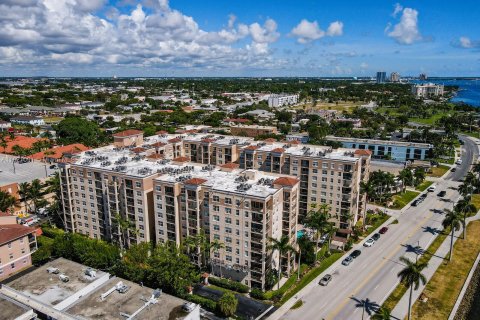 Condo in West Palm Beach, Florida, 2 bedrooms  № 1434993 - photo 8