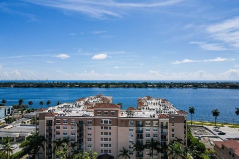 Condo in West Palm Beach, Florida, 2 bedrooms  № 1434993 - photo 6