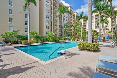 Condo in West Palm Beach, Florida, 2 bedrooms  № 1434993 - photo 2