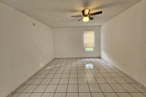 Copropriété à vendre à Lauderhill, Floride: 1 chambre, 68.28 m2 № 952278 - photo 13