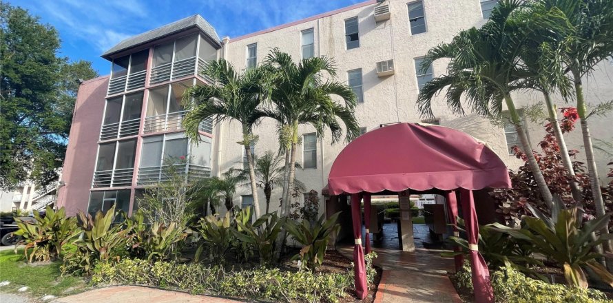 Condominio en Lauderhill, Florida, 1 dormitorio  № 952278