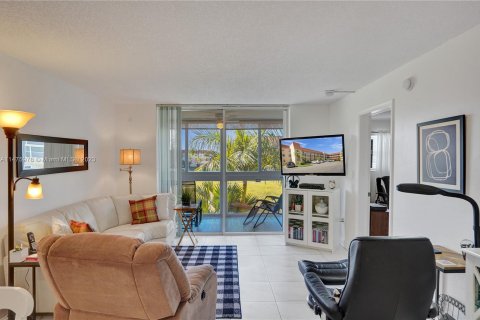 Copropriété à vendre à Sunrise, Floride: 2 chambres, 78.97 m2 № 802682 - photo 3