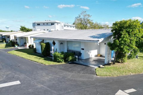 Villa ou maison à vendre à Hollywood, Floride: 2 chambres, 102.01 m2 № 785051 - photo 4