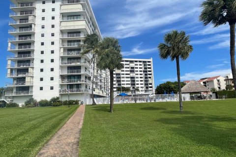 Condominio en venta en North Palm Beach, Florida, 2 dormitorios, 106.19 m2 № 321527 - foto 12