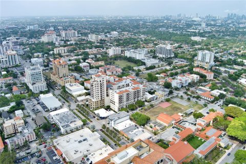 Condominio en venta en Coral Gables, Florida, 3 dormitorios, 158.12 m2 № 1181287 - foto 18