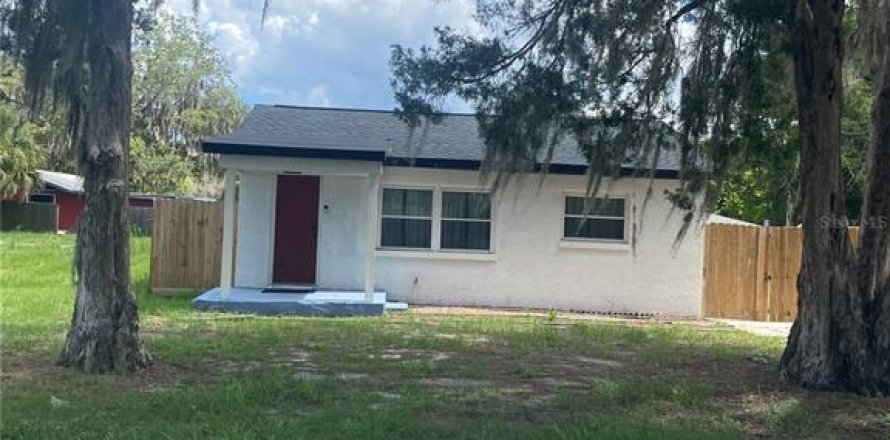 House in New Port Richey, Florida 2 bedrooms, 70.05 sq.m. № 1254389