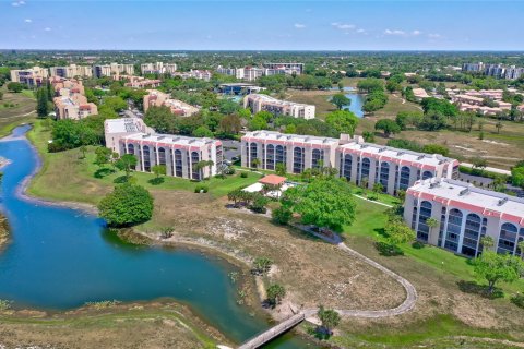 Copropriété à vendre à Lauderhill, Floride: 2 chambres, 129.13 m2 № 1172483 - photo 4