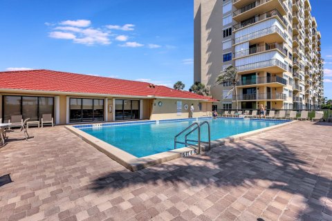 Condominio en venta en Hutchinson Island South, Florida, 2 dormitorios, 97.83 m2 № 1228856 - foto 11