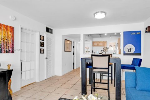 Copropriété à vendre à Miami Beach, Floride: 1 chambre, 69.68 m2 № 1352023 - photo 10