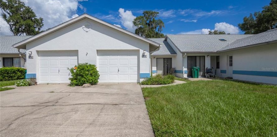 Townhouse in Inverness, Florida 2 bedrooms, 89.09 sq.m. № 1350488