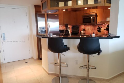 Condominio en alquiler en Miami Beach, Florida, 2 dormitorios, 104.05 m2 № 1345872 - foto 9