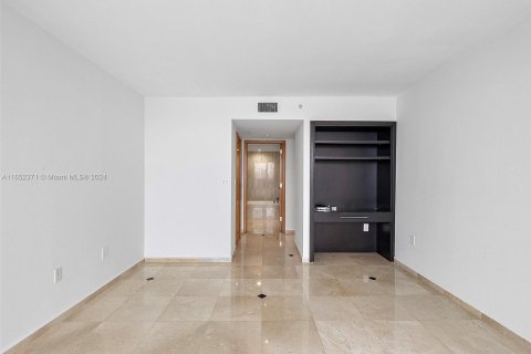 Condo in Miami Beach, Florida, 2 bedrooms  № 1345872 - photo 24