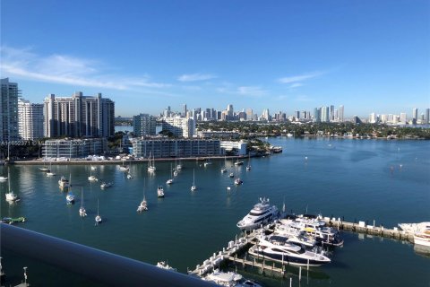 Condominio en alquiler en Miami Beach, Florida, 2 dormitorios, 104.05 m2 № 1345872 - foto 5