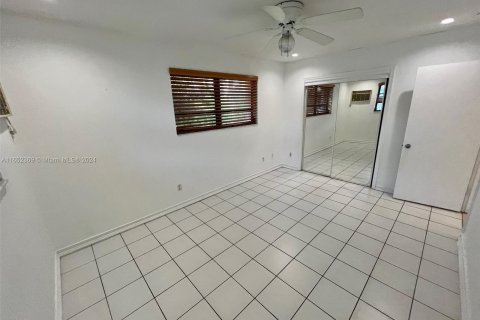 Villa ou maison à louer à Miami, Floride: 3 chambres, 188.31 m2 № 1345871 - photo 20