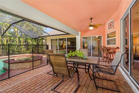 Villa ou maison à vendre à Cape Coral, Floride: 4 chambres, 230.86 m2 № 577746 - photo 18
