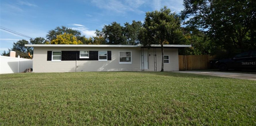 House in Orlando, Florida 3 bedrooms, 111.2 sq.m. № 838497