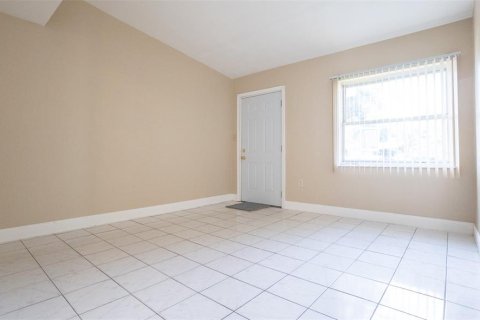 House in Orlando, Florida 3 bedrooms, 111.2 sq.m. № 838497 - photo 6