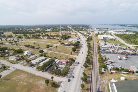 Immobilier commercial à louer à Fort Pierce, Floride № 1099931 - photo 10