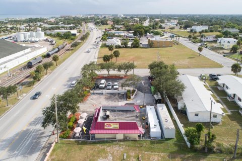 Propiedad comercial en alquiler en Fort Pierce, Florida № 1099931 - foto 19