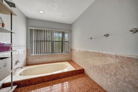 Adosado en venta en Lauderhill, Florida, 3 dormitorios, 195.09 m2 № 1280873 - foto 29