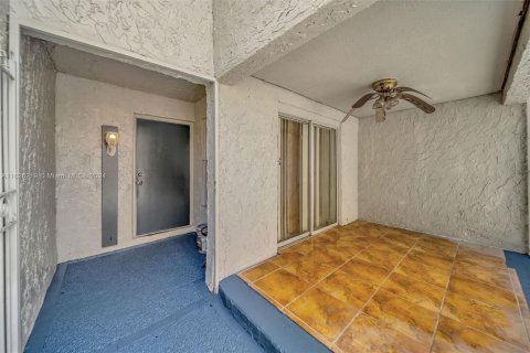 Touwnhouse à vendre à Lauderhill, Floride: 3 chambres, 195.09 m2 № 1280873 - photo 6