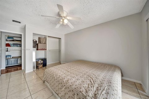 Townhouse in Lauderhill, Florida 3 bedrooms, 195.09 sq.m. № 1280873 - photo 23