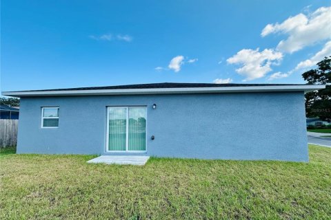 House in Port Richey, Florida 3 bedrooms, 118.91 sq.m. № 1335104 - photo 8