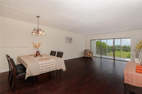 Copropriété à vendre à Pompano Beach, Floride: 3 chambres, 129.13 m2 № 1355279 - photo 2