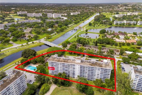 Copropriété à vendre à Pompano Beach, Floride: 3 chambres, 129.13 m2 № 1355279 - photo 29