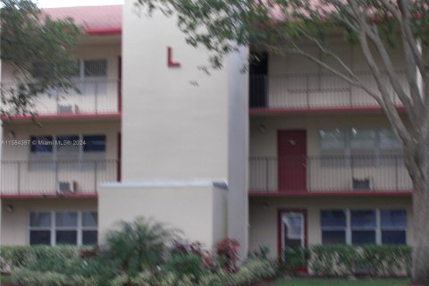 Condominio en venta en Pembroke Pines, Florida, 1 dormitorio, 75.34 m2 № 1168426 - foto 1