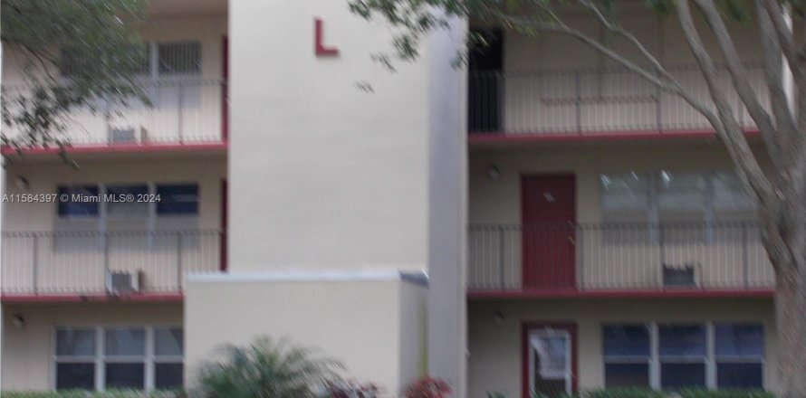 Condominio en Pembroke Pines, Florida, 1 dormitorio  № 1168426