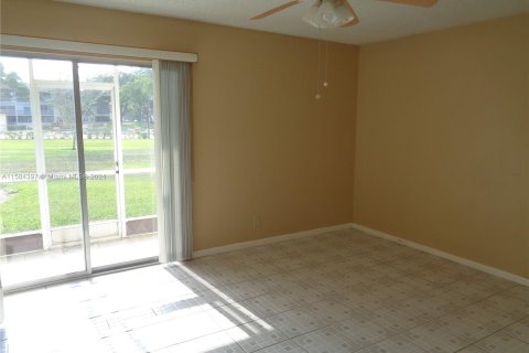 Condominio en venta en Pembroke Pines, Florida, 1 dormitorio, 75.34 m2 № 1168426 - foto 25