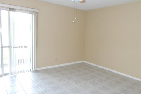 Condo in Pembroke Pines, Florida, 1 bedroom  № 1168426 - photo 11